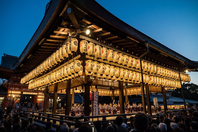 Kyoto Gion Night Walk & Geisha District Guided Tour - Hanamikoji Street: the preserved street segment and where photos actually happen