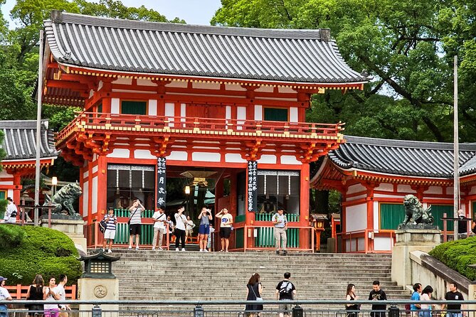 Kyoto Gion Night Walk & Geisha District Guided Tour - How the small-group size changes your night (and why it matters with geisha districts)