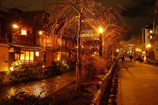 Kyoto: Gion Night Walking Tour with Geisha Insight - Insider eating tips that actually help your next stop