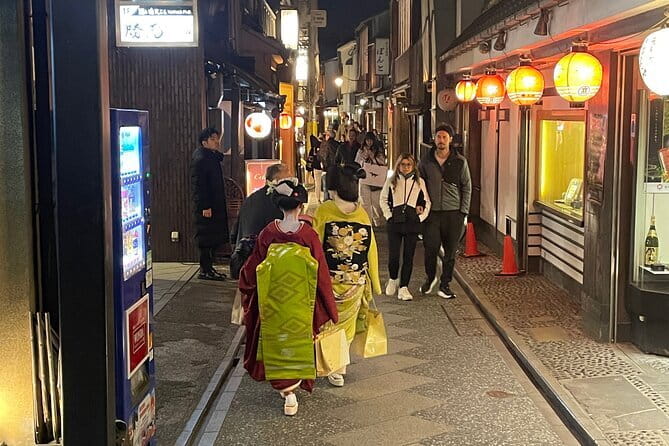 Kyoto Gion Walking Tour for First Time Visitors - Stop 3: Yasui-Konpiragu Shrine and the enkiri/enmusubi stone