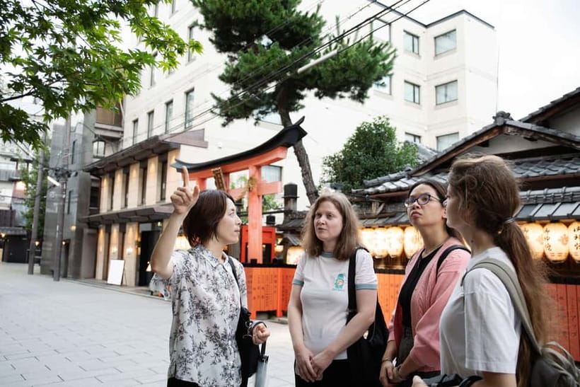 Kyoto: Gion World of the Geisha Guided Walking Tour - Group Size and Pace: Small Team, Better Questions