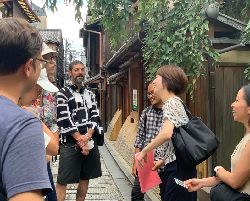 Kyoto: Gion World of the Geisha Guided Walking Tour - Yasaka Shrine to Set the Mood: About 40 Minutes of Context