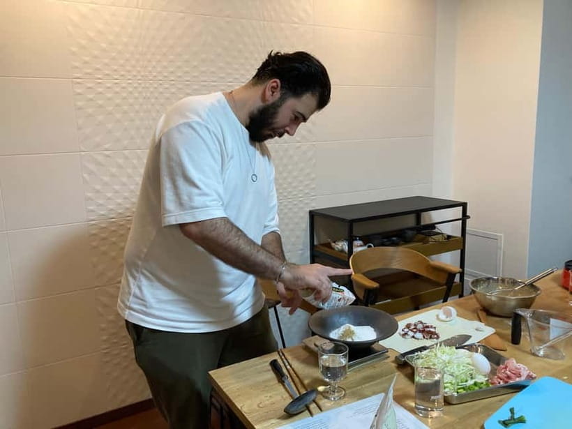 Kyoto: Hands-on Takoyaki and Okonomiyaki Cooking (1 Hour) - Instructors, language, and the small-group advantage