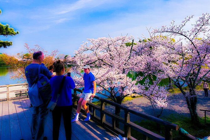 Kyoto Highlights & Hidden Gems in Nature (Private Van Eng-Guide) - Fushimi Inari red gates: finishing with the right kind of crowd control