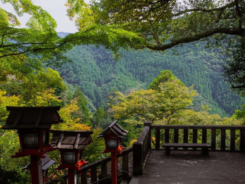 Kyoto: Hike and Hot Springs in Kurama - Kurama village after the climb: lunch options and how to time your onsen