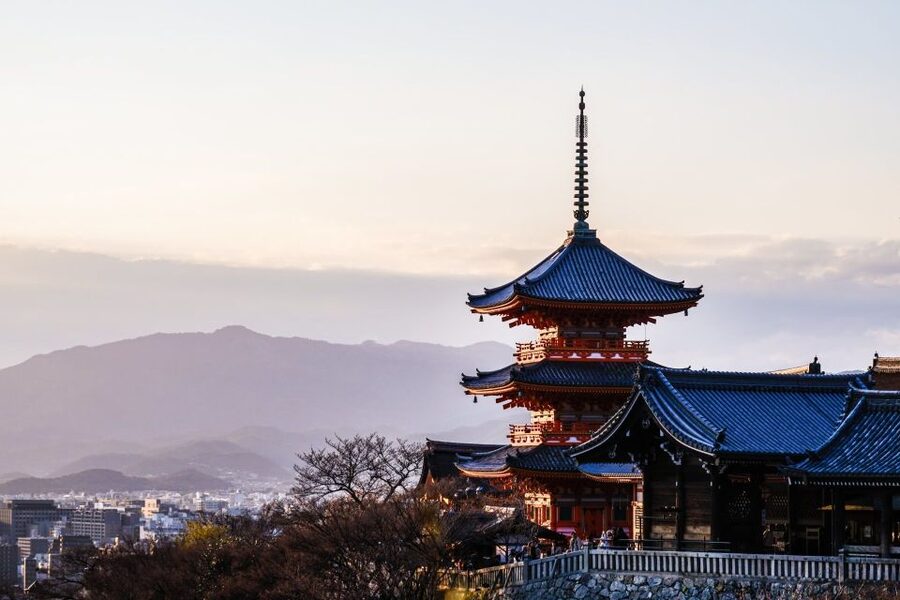 Kyoto: Historic Higashiyama Walking Tour - Key highlights to look forward to