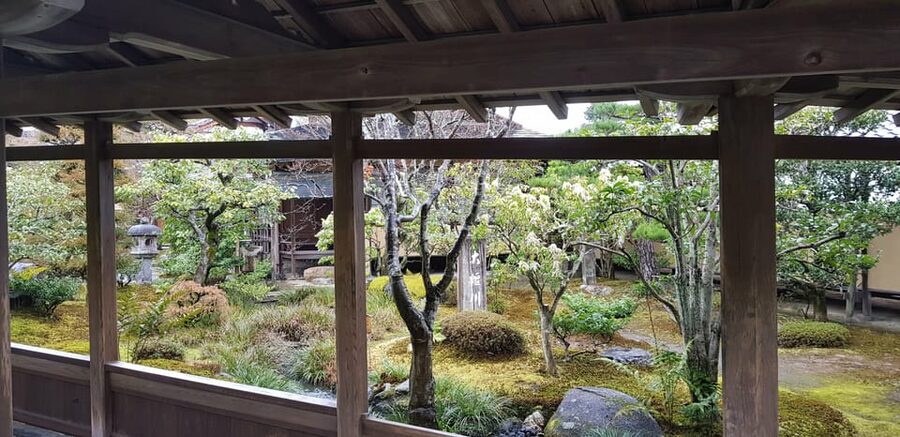 Kyoto: Immersive Arashiyama & Fushimi Inari by Private Car - Gion in miniature: a short taste of old Kyoto streets