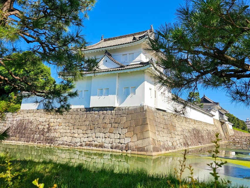 Kyoto: Imperial Palace & Nijo Castle Guided Walking Tour - A 3-hour walk that links two powers of Kyoto