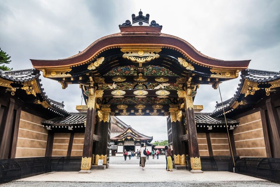 Kyoto: Imperial Palace & Nijo Castle Guided Walking Tour - Who should book, and who should skip