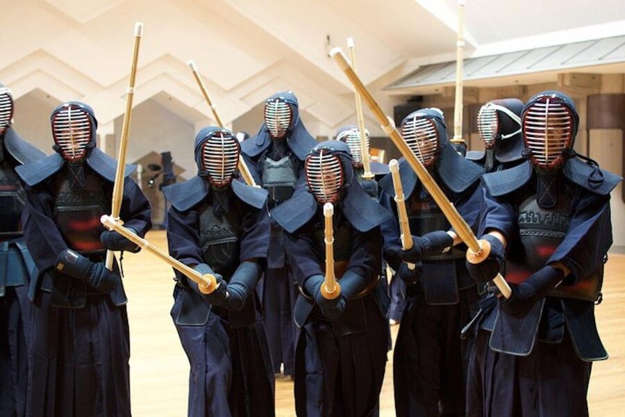 Kyoto: Kendo Samurai Experience Tour - From Kyoto Station to a quiet dojo session