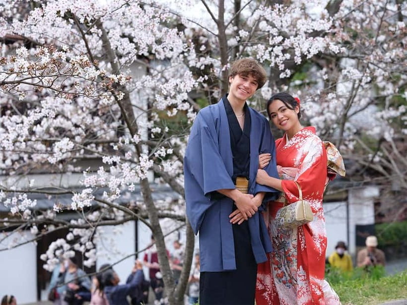Kyoto Kimono Rental mimosa ｜Kimono/Yukata Rental Couple Plan - Location in Higashiyama: Kodaiji in two minutes, Kiyomizu in ten