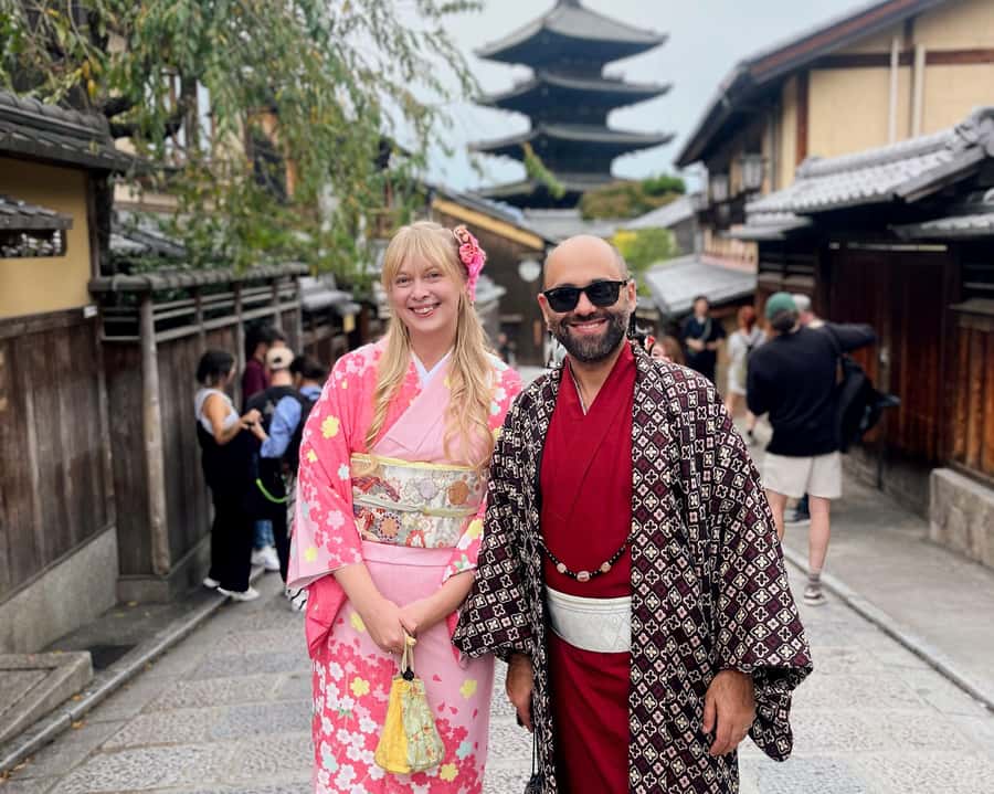 Kyoto: Kimono Rental Traditional Experience at Wargo in Gion - Standard vs Premium at Wargo Deluxe: What Changes and Who It Helps