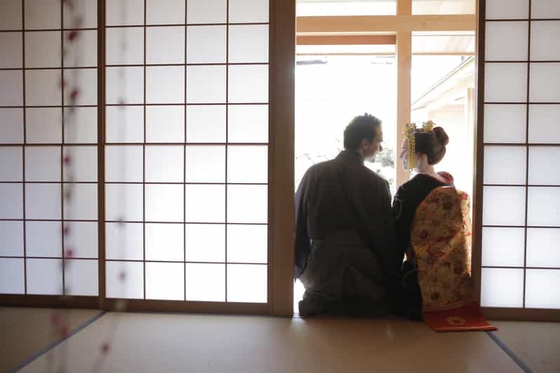 Kyoto kiyomizu Temple : Maiko and Samurai Couple Photoshoot - The photo session flow in a small group of two