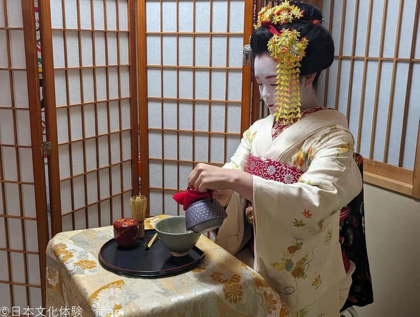 Kyoto: Lunch or Dinner with Maiko - The 90-minute flow: tea demo, dinner, Q&A, then dance