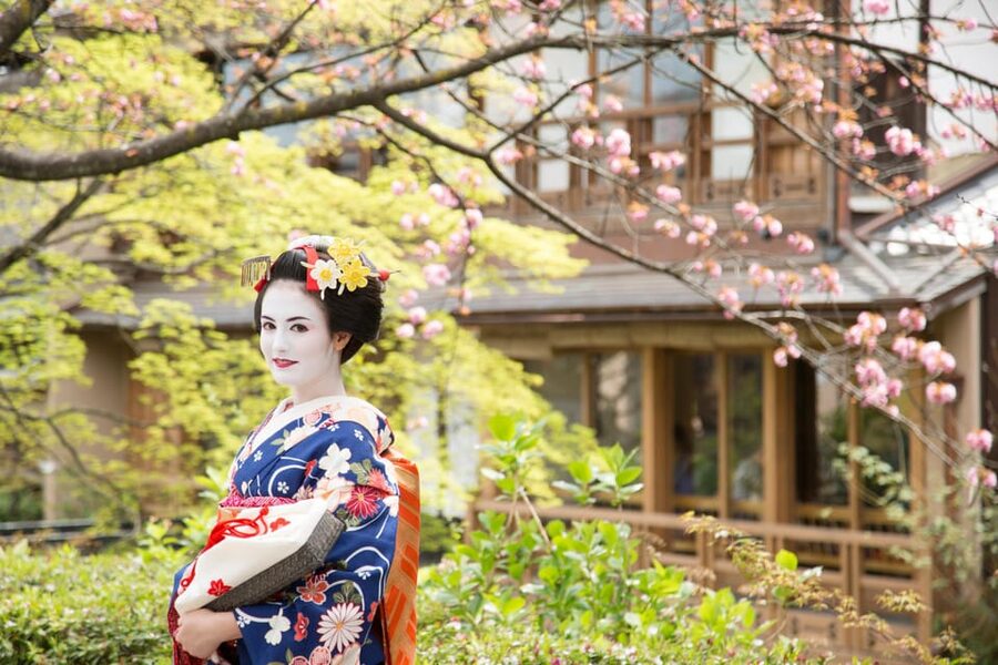 Kyoto: Maiko Makeover and Photoshoot Experience - Who should book, and who should not