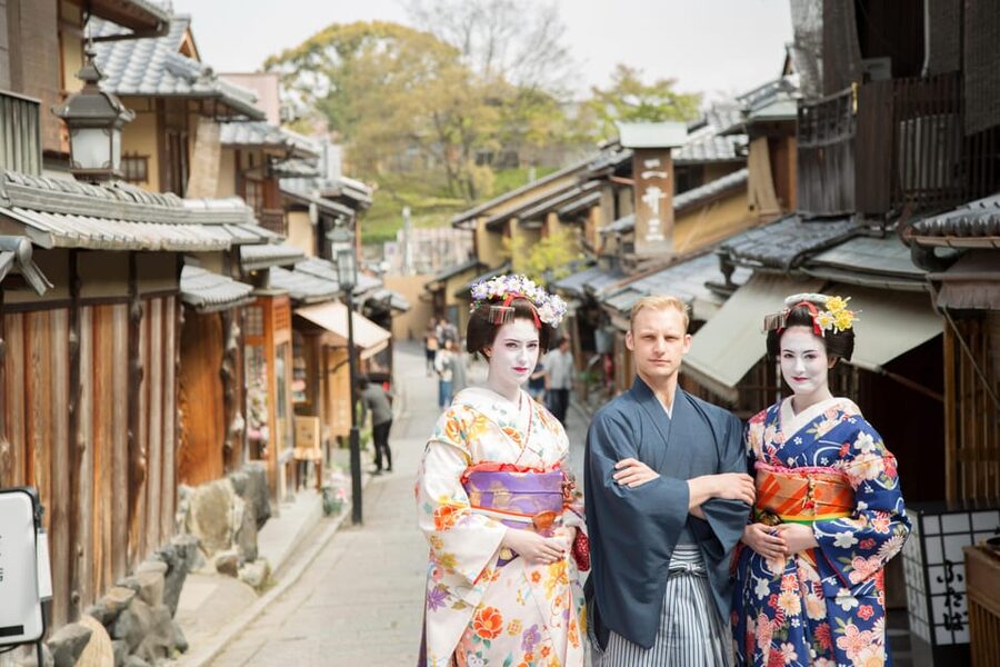 Kyoto: Maiko Makeover and Photoshoot Experience - Price and value: why $140 can make sense here