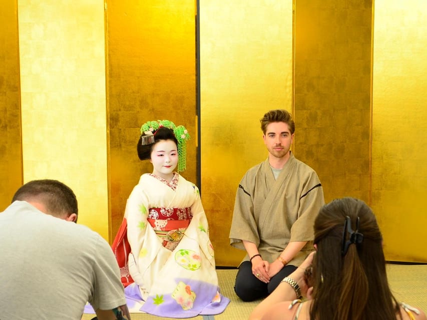 Kyoto: Meet-and-Greet, Maiko Show and Experience - Kyoto Handicraft Center, West Building: Where You Meet the Maiko