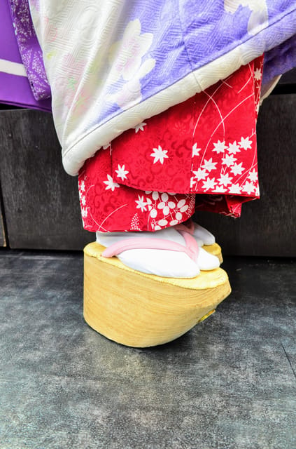 Kyoto: Meet-and-Greet, Maiko Show and Experience - Small Gift and Craft Shopping at the Center