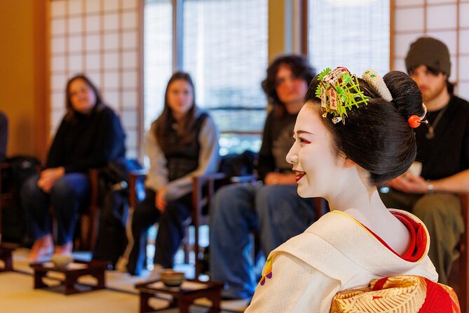 Kyoto: Meet the Geisha Maiko with Gion Walking Tour - Why this Gion tour works (and street chasing usually doesn’t)