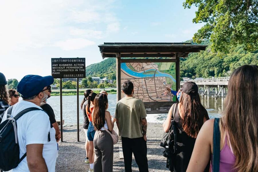 Kyoto: Nijo Castle, Kiyomizu & Fushimi Inari Guided Tour - Kiyomizu-dera, the big wooden stage and old-street breaks