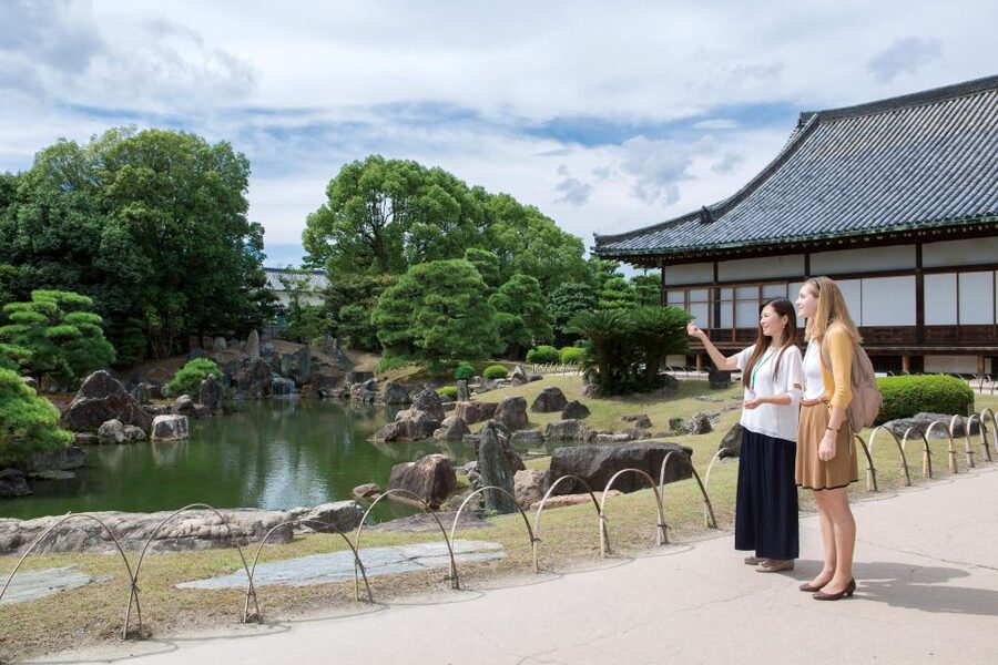 Kyoto: Nijo-jo Castle and Ninomaru Palace Guided Tour - Nijo-jo Castle in plain language: why this place feels special