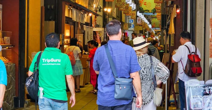 Kyoto: Nishiki Market and Depachika Food Tour with a Local - Daimaru Kyoto depachika: department-store food that feels local