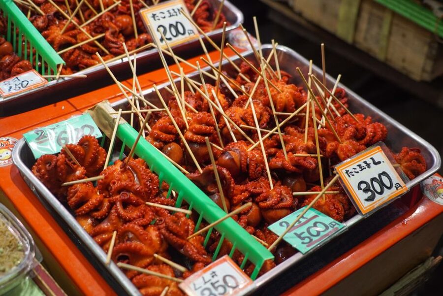 Kyoto: Nishiki Market Brunch Walking Tour-7 Tastings+Brunch - Guide style matters: what to look for in your MagicalTrip host