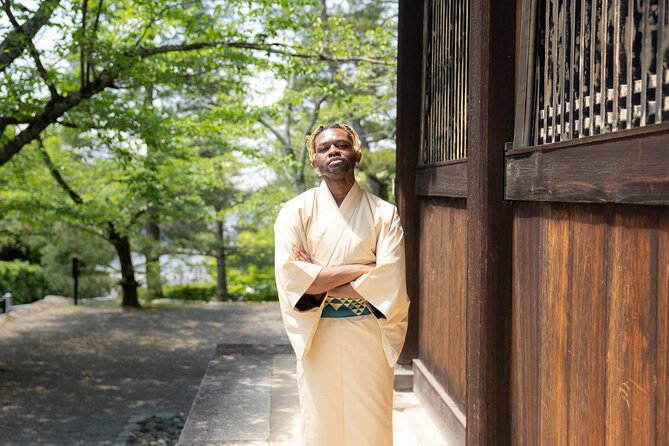 Kyoto Portrait Tour with Kimono - A Kyoto portrait shoot with real structure, not random wandering