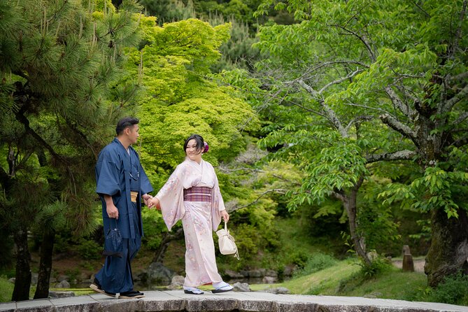 Kyoto Portrait Tour with Kimono - Meeting at Yasaka Jinja Nishiromon Gate, then walking to your final pagoda shot