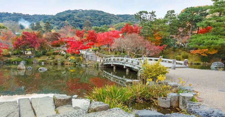 Kyoto: Private 2.5 Hour Historical Walking Tour - Koshindo and the Yasaka-no-to pagoda viewpoint that earns your photos