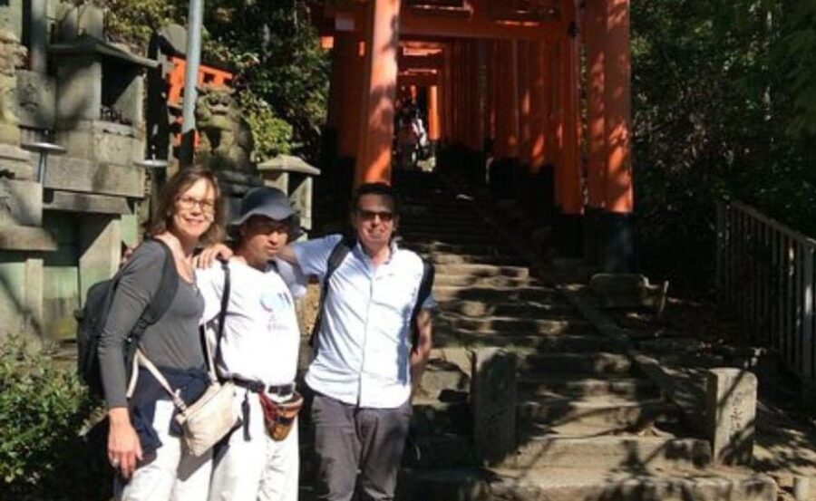 Kyoto : Private Custom Walking Tour With A Local Guide - Museum Time, Ticket Help, and Breaks That Keep You Moving