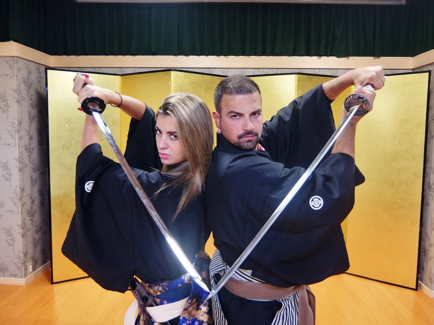 Kyoto: Samurai Sword Class by Experts in Traditional Arts - Photo session and certificate, the keepsakes make it real