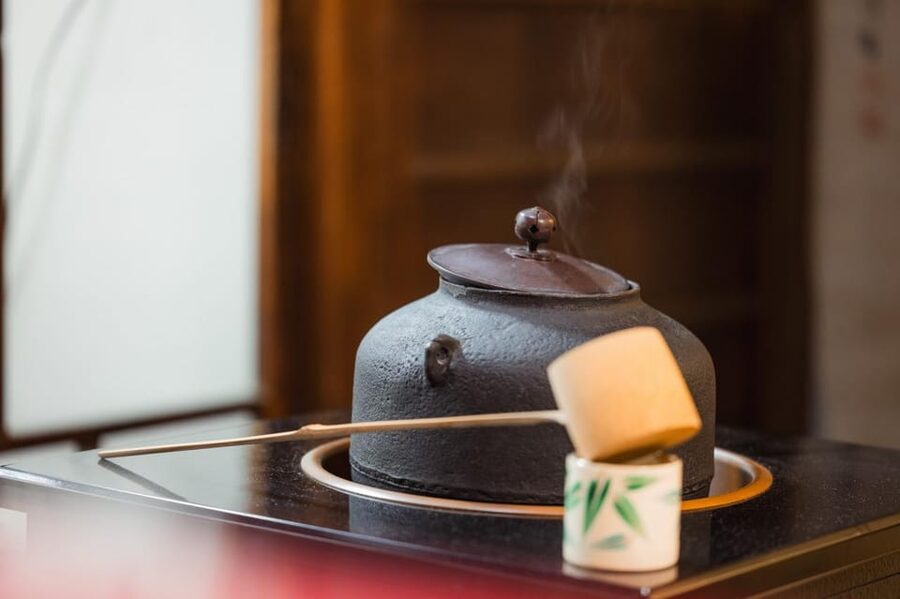 Kyoto: Table-Style Tea Ceremony at a Kyo-Machiya - Learning the Manners and the Japanese Spirit Behind the Steps