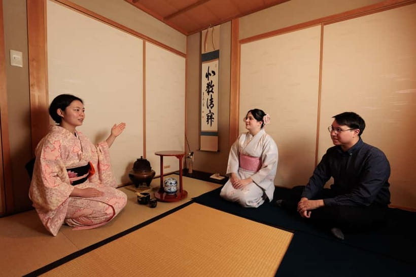 Kyoto: Tea Ceremony Experience - Entering the machiya by Ninenzaka and the Park Hyatt