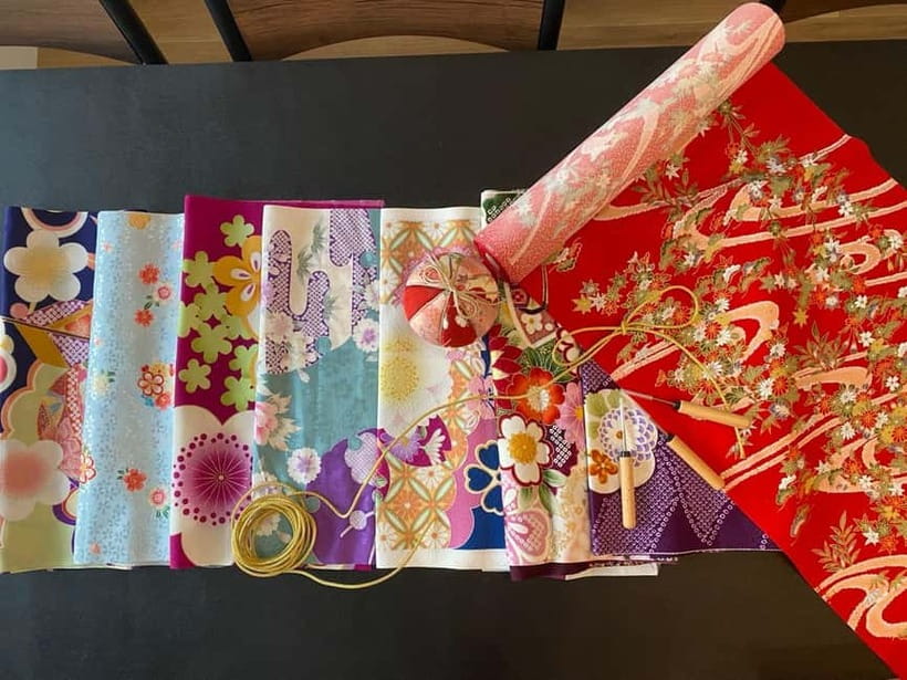 Kyoto: Traditional Kimono Fabric Handicrafts Workshop - Complimentary drink and Japanese confectionery, a small reset that matters