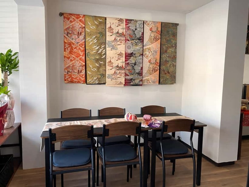 Kyoto: Traditional Kimono Fabric Handicrafts Workshop - Choosing kimono fabric is the real start of the fun