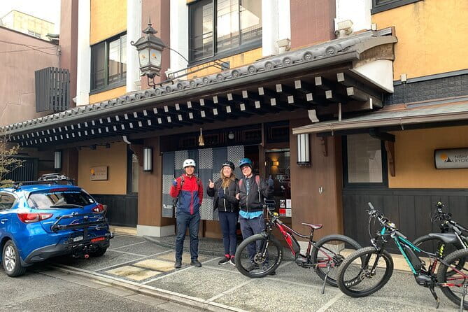 Kyoto & Uji: Full Day Sightseeing Tour from Osaka or Kyoto - Byōdō-in (Phoenix Hall time) and the nearby tea street