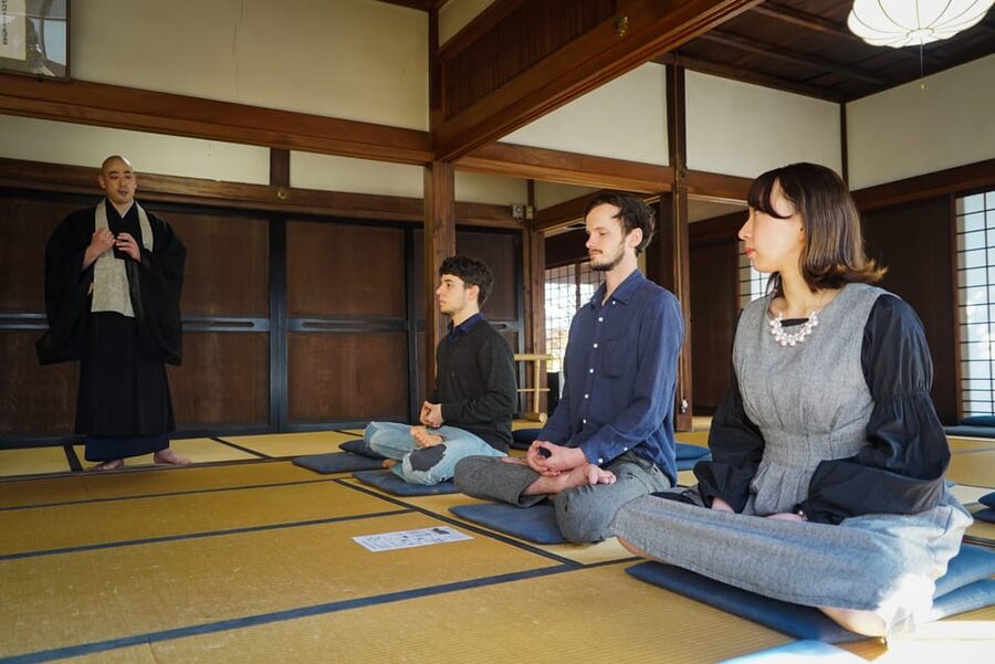 Kyoto: Zen Meditation and Garden Tour at a Temple with Lunch - Key highlights at a glance