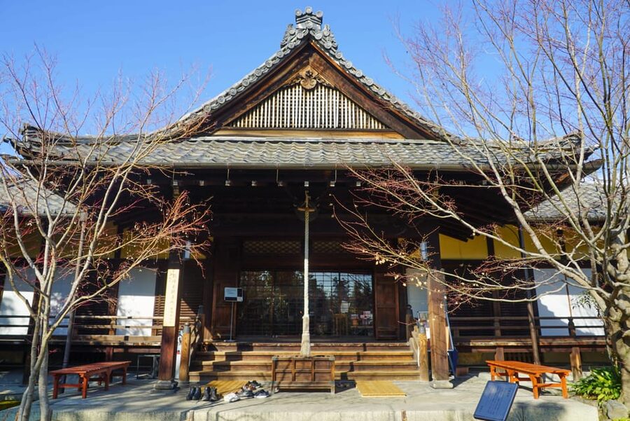 Kyoto: Zen Meditation and Garden Tour at a Temple with Lunch - Zazen in a Smaller Practice Hall, Silence and Posture Guidance