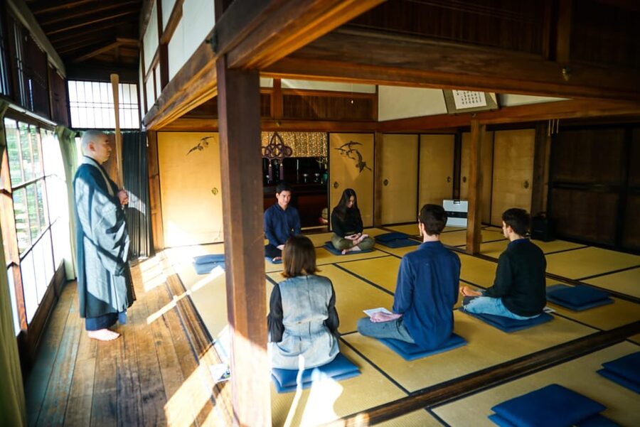 Kyoto: Zen Meditation and Garden Tour at a Temple with Lunch - Getting There and Staying On Time at Tofukuji Station