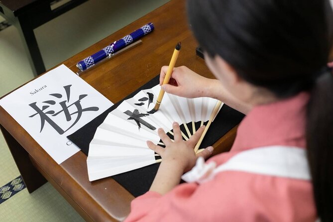 Learning Zen of Japanese Calligraphy in kimono near Osaka Castle - Who This Class Is Perfect For, and Who Should Reconsider