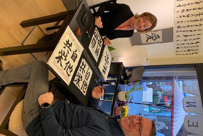 Let's experience calligraphy in YANAKA, Taito-ku, TOKYO !! - Your sensei and the feedback that makes it click