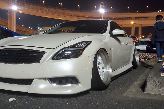 Luxury van Ride to famous car meet up spot Daikoku - Daikoku Parking Area: free admission, real car energy, limited time