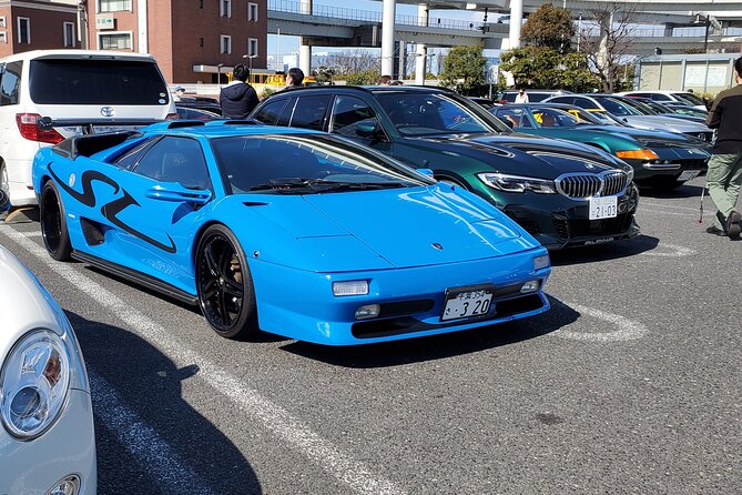 Luxury van Ride to famous car meet up spot Daikoku - The luxury van ride: elevated highways, bridges, and skyline spotting