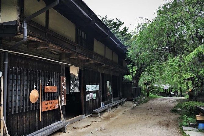 Magome & Tsumago Nakasendo Trail Day Hike with Government-Licensed Guide - Stop 2: Tsumago-juku with unpaved lanes, Honjin inns, and Shogun-era clues