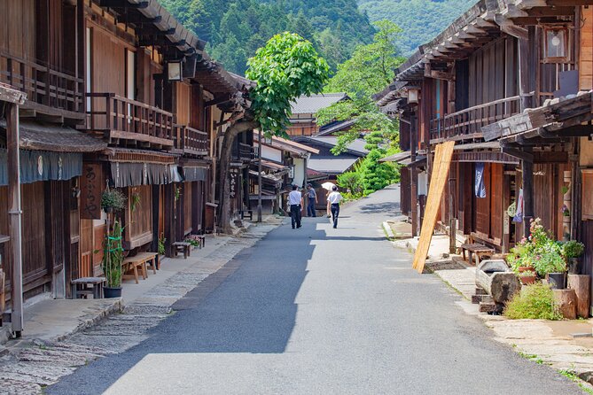 Magome & Tsumago Nakasendo Trail Day Hike with Government-Licensed Guide - Price and what you’re really paying for