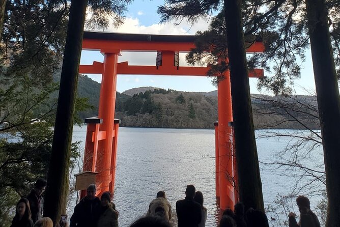 Majestic Mt. Fuji & Hakone Retreat –A Private Day Tour from Tokyo - Arakura Fuji Sengen Shrine: a second angle on the Fuji story
