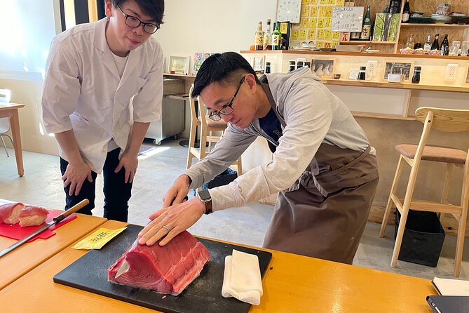 Master the art of Sushi : Toyosu Market Tour & Tuna Cutting - Azabujuban tuna cutting and nigiri: why the knife matters