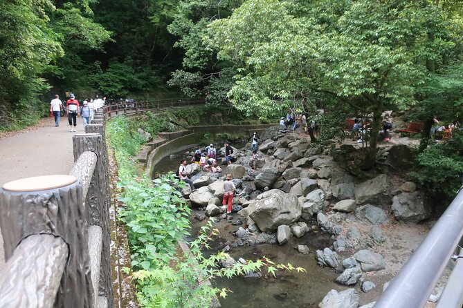 Minoh Waterfall and nature walk through the Minoh Park - Minoo Park Walking Routes and the Hot-Spring Angle