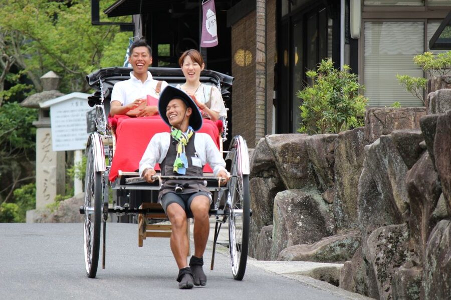 Miyajima: Private Rickshaw Tour to Itsukushima Shrine - Choosing the 70-minute route: Daishoin Temple and the power-spot view